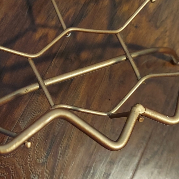 Metal copper pineapple basket - Picture 3 of 4